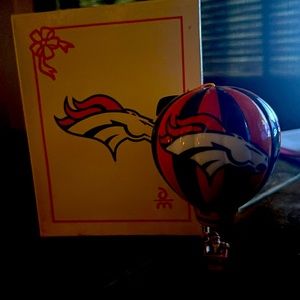 Denver Broncos vintage Christmas ornament 2003 Danbury Mint